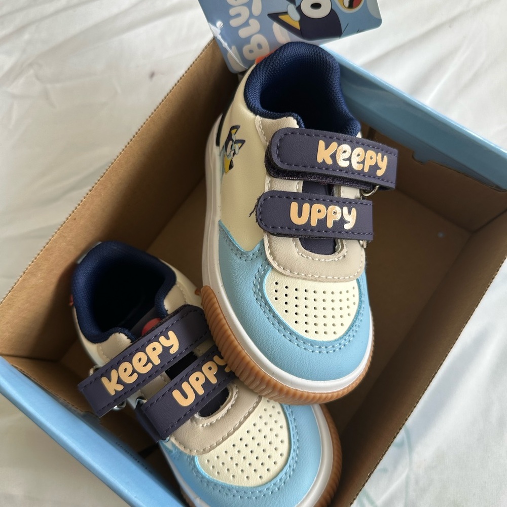 Blue Sneakers with Velcro Straps and Sporty Design